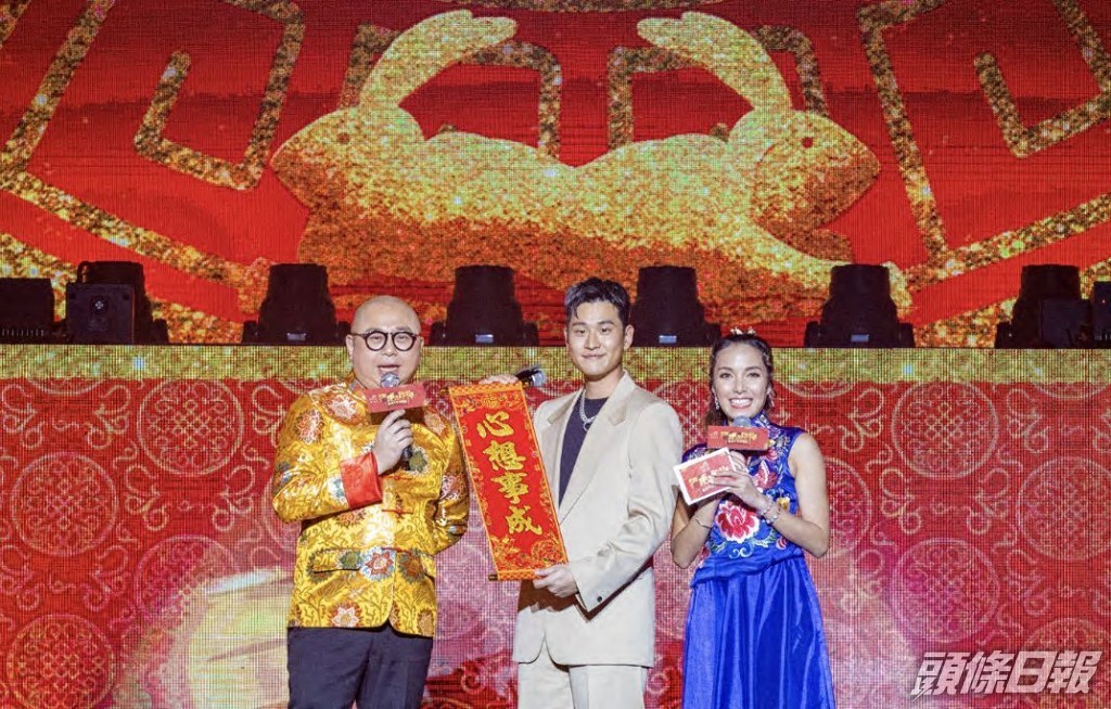 周興哲（中）將於下月來港舉行的個唱，他表示每天很忙碌地在預備。